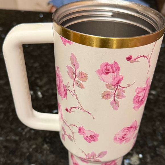 Stanley loveshackfancy 40oz tumbler - Picture 5 of 8